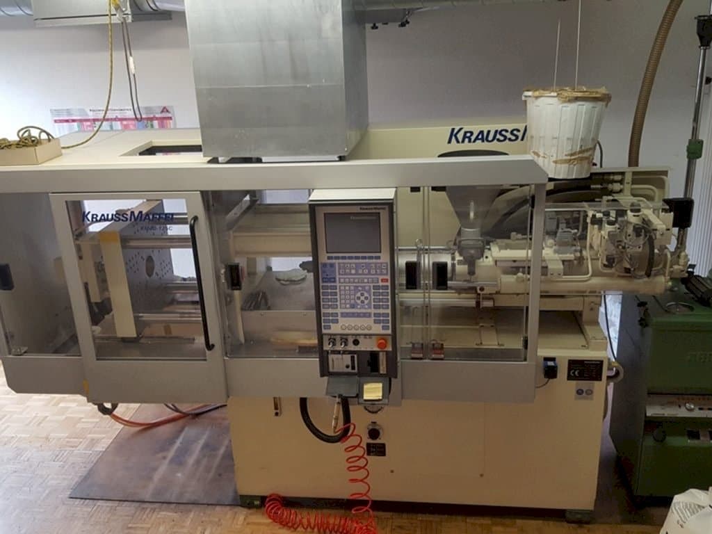 Frontansicht der Krauss Maffei 40-125 C Winner Maschine