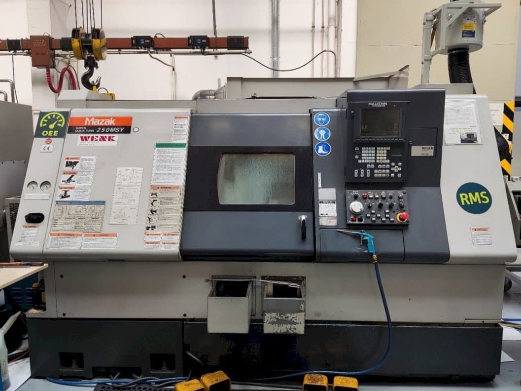 Frontansicht der Mazak SQT-250 MSY Maschine