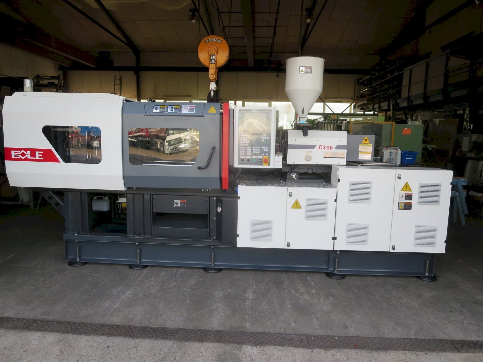 Frontansicht der BOLE BL 100EKII - C340 Maschine