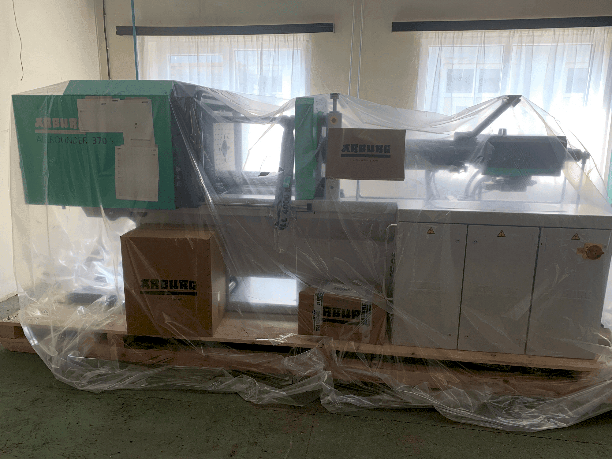 Frontansicht der Arburg 370 S 600-290 U  Maschine