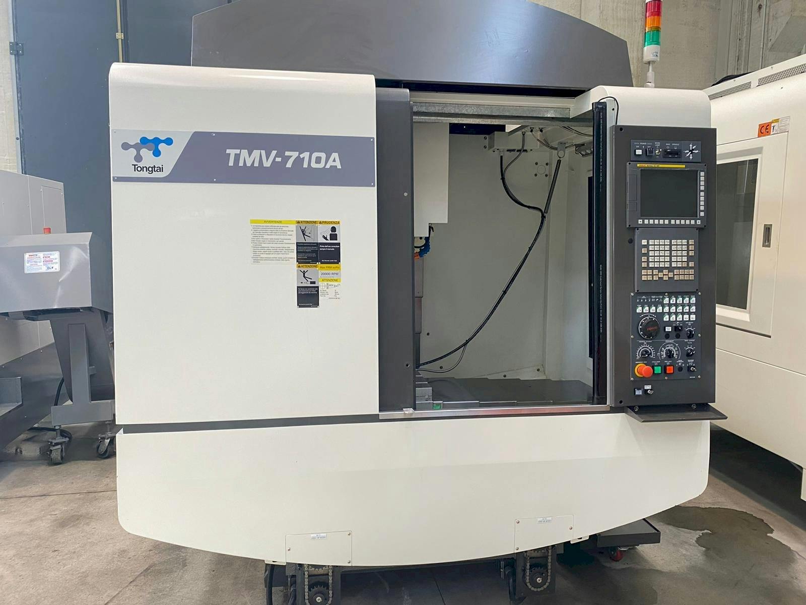 Frontansicht der Tongtai TMV-710A  Maschine