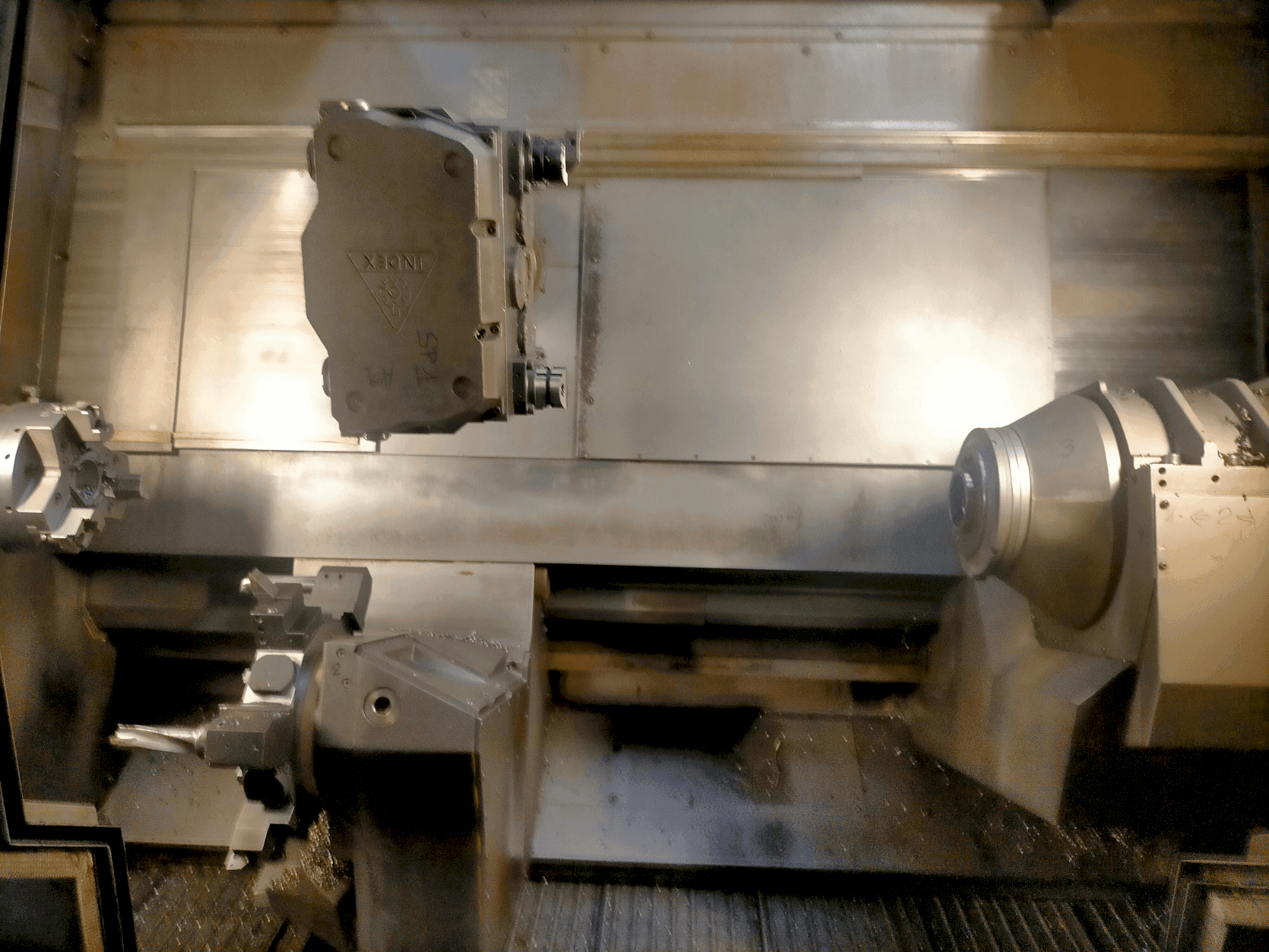 Frontansicht der Index G300 FLEX Maschine