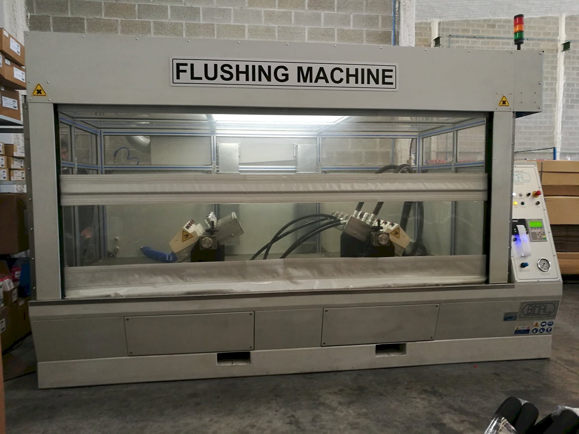 Frontansicht der BIMAL Flush 4  Maschine