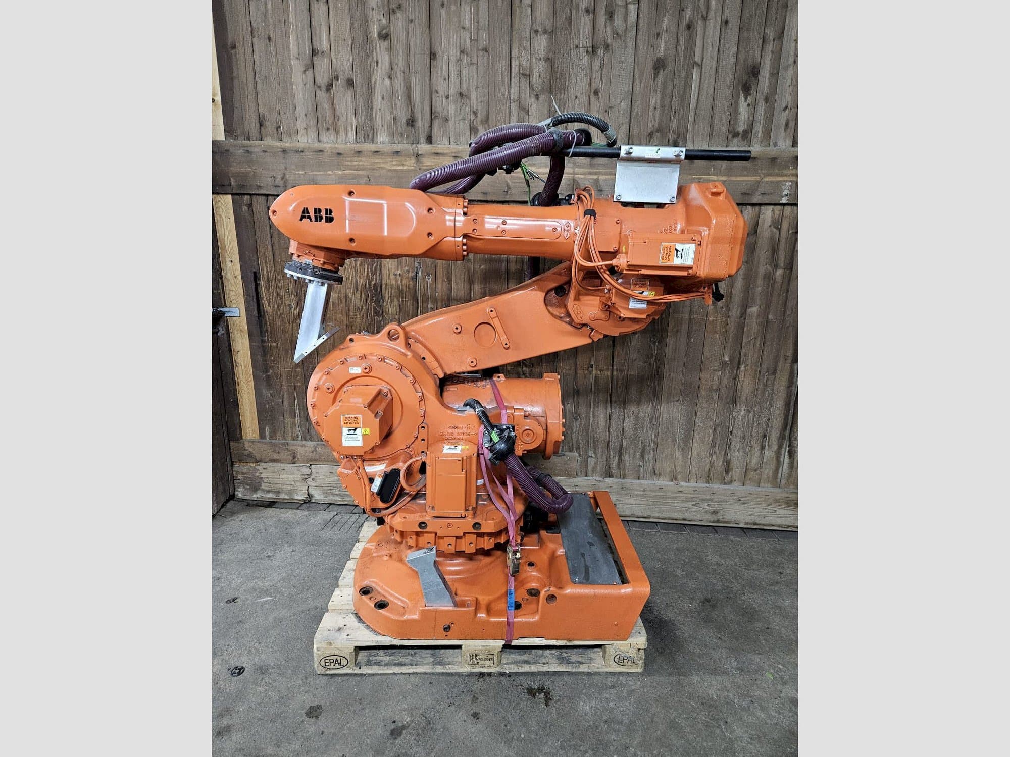 Frontansicht der ABB IRB 6600-175/2.55  Maschine