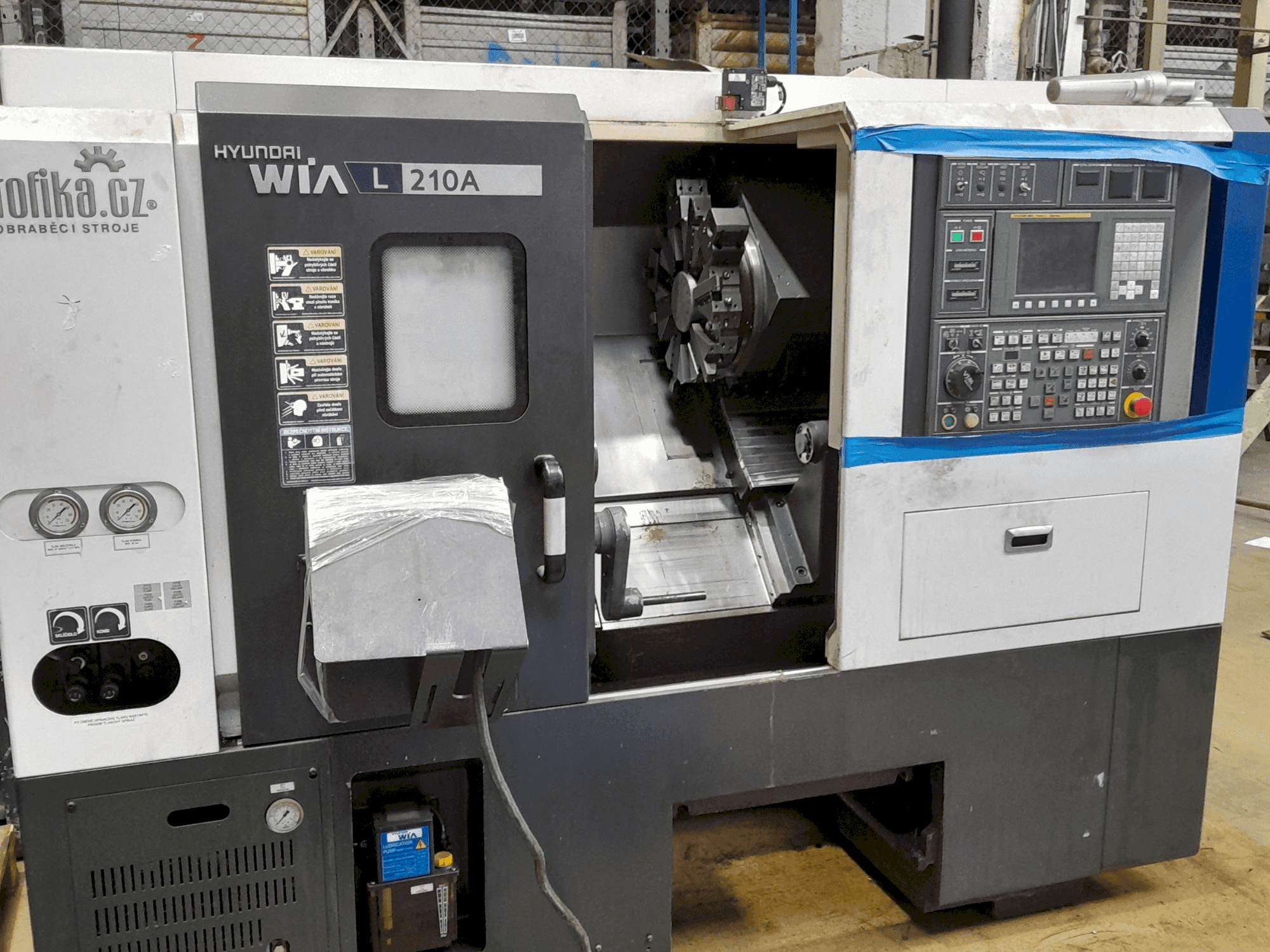 Frontansicht der Hyundai Wia L210A Maschine