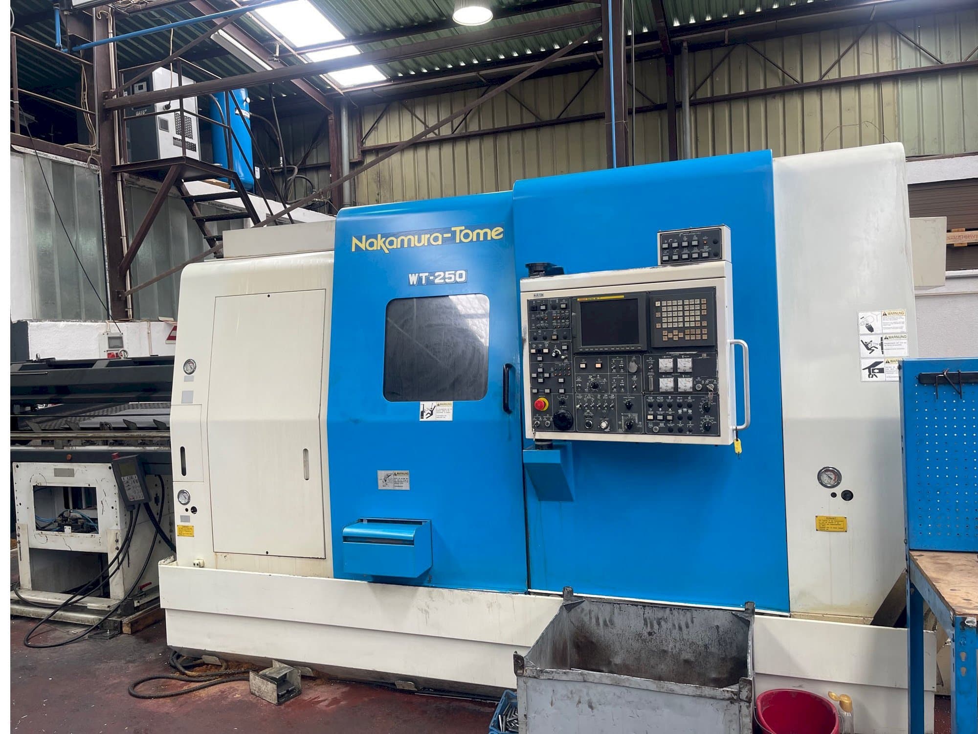 Frontansicht der NAKAMURA Tome WT-250 Maschine