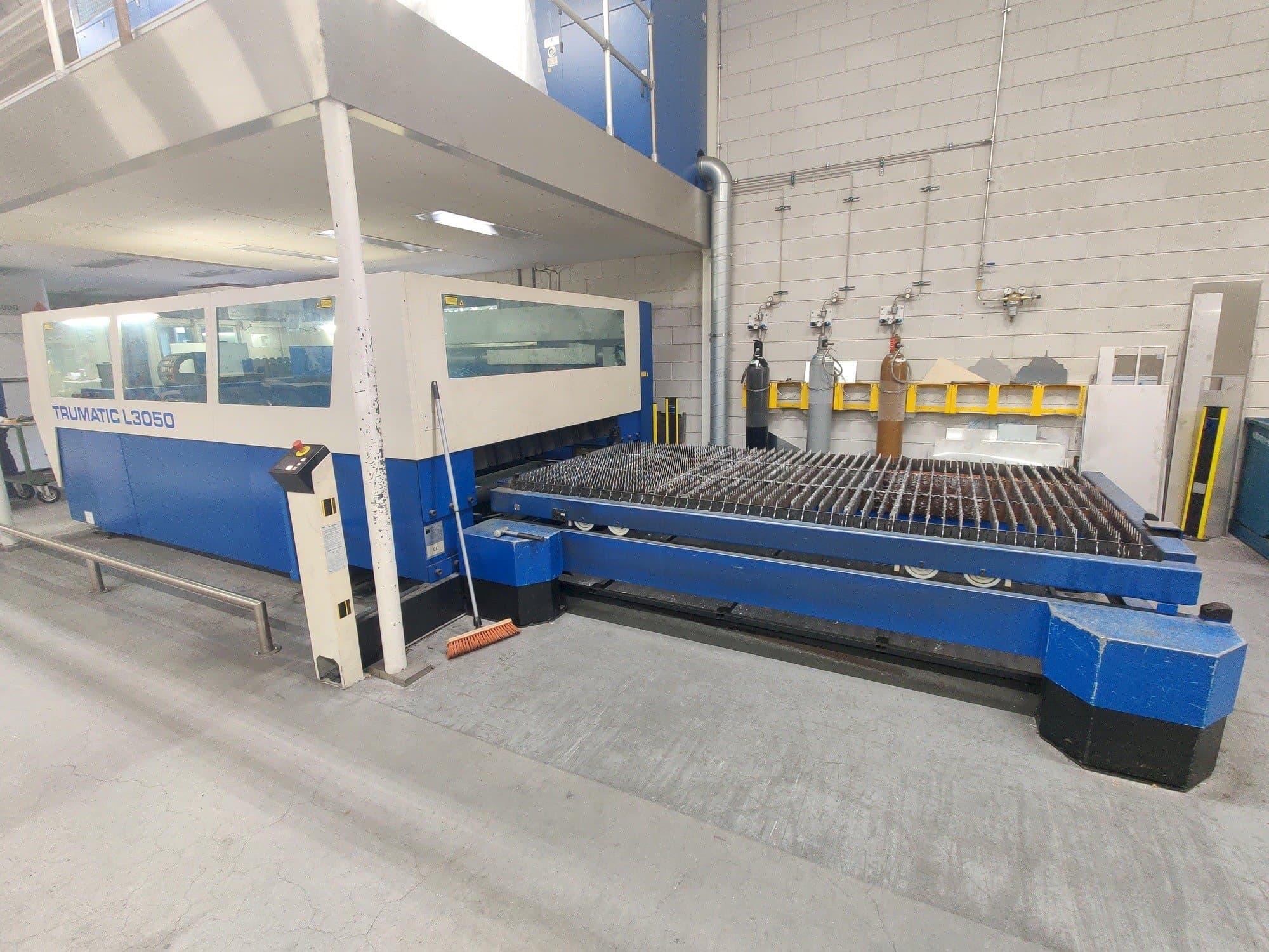 Frontansicht der Trumpf Trumatic L3050  Maschine