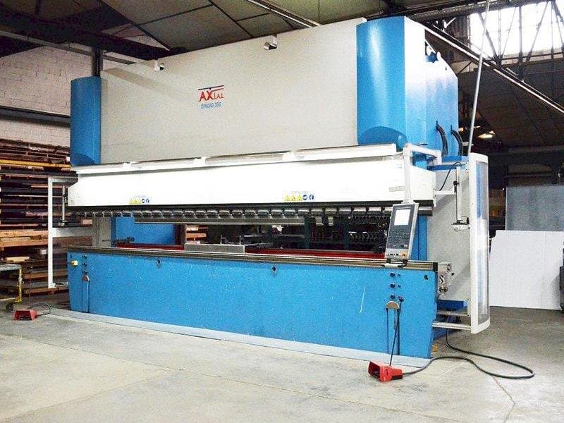 Frontansicht der Axial SYNCRO 356 Maschine