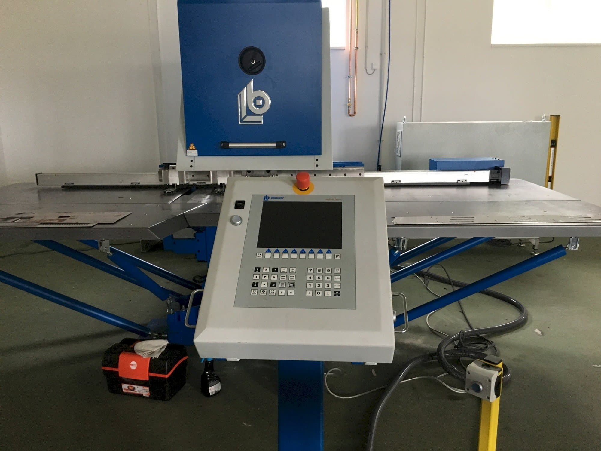 Frontansicht der BOSCHERT Compact 750 Maschine