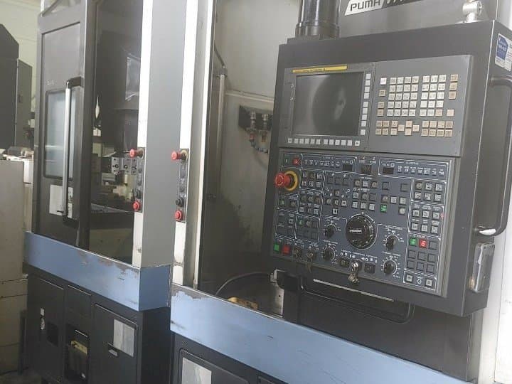 Frontansicht der Doosan VT450 2SP Maschine