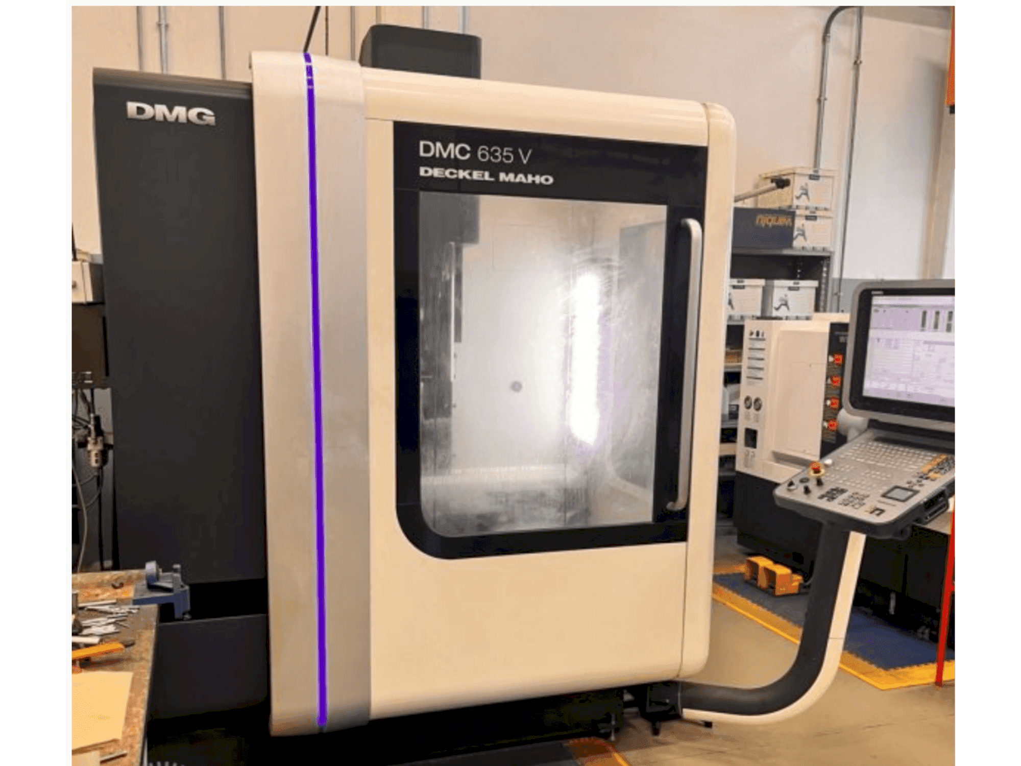 Frontansicht der DMG DECKEL MAHO DMC 635 V  Maschine