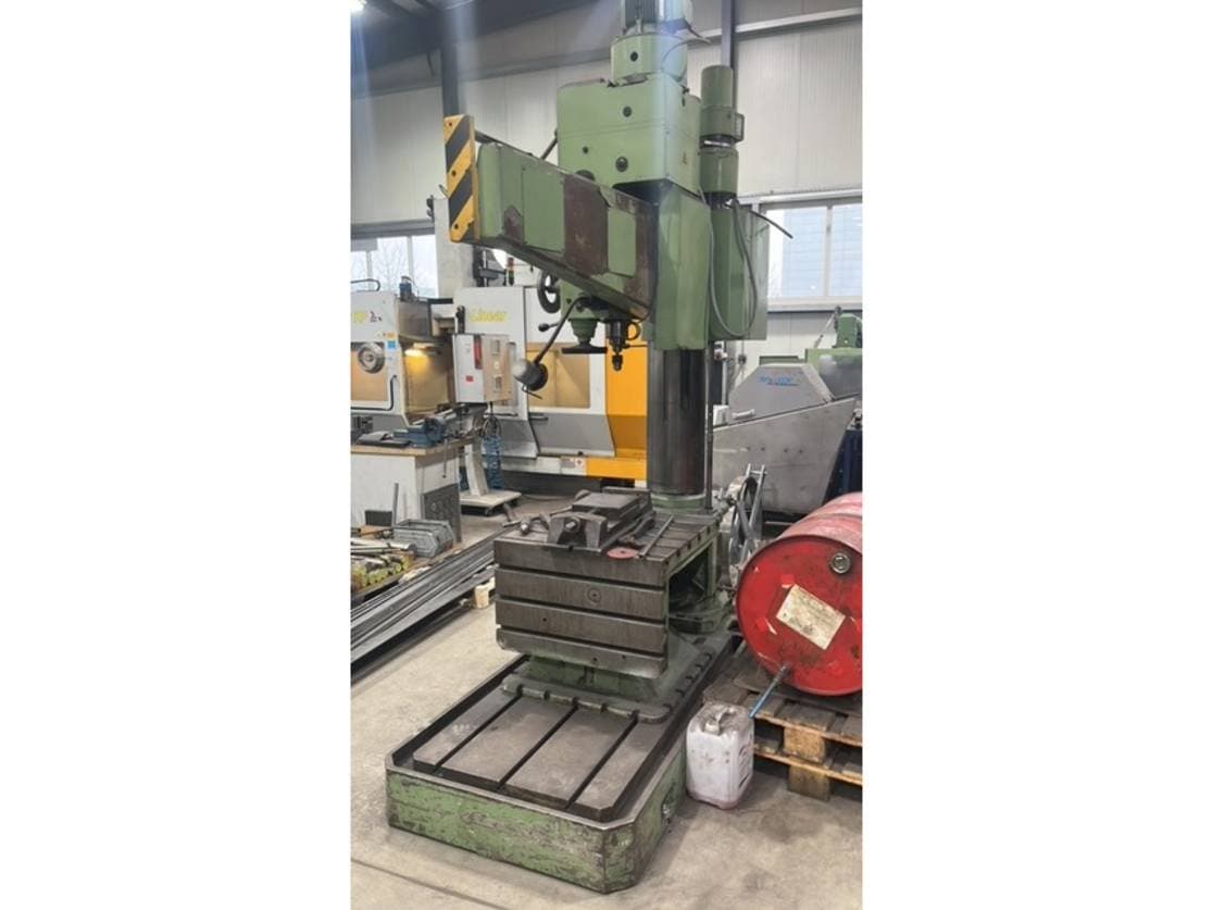 Frontansicht der STAUDER 710 × 710 mm Maschine