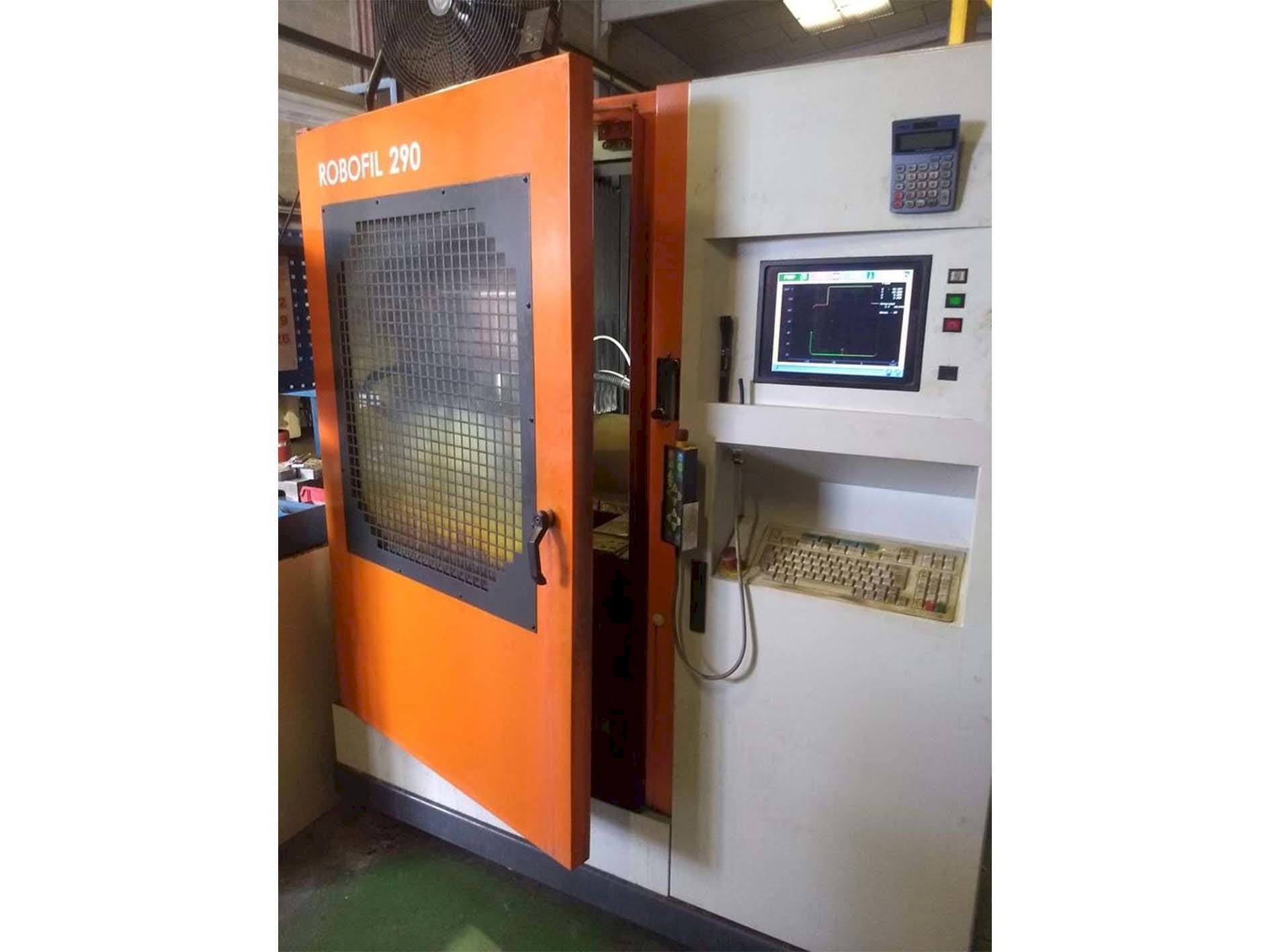 Frontansicht der CHARMILLES Robofil 290P  Maschine