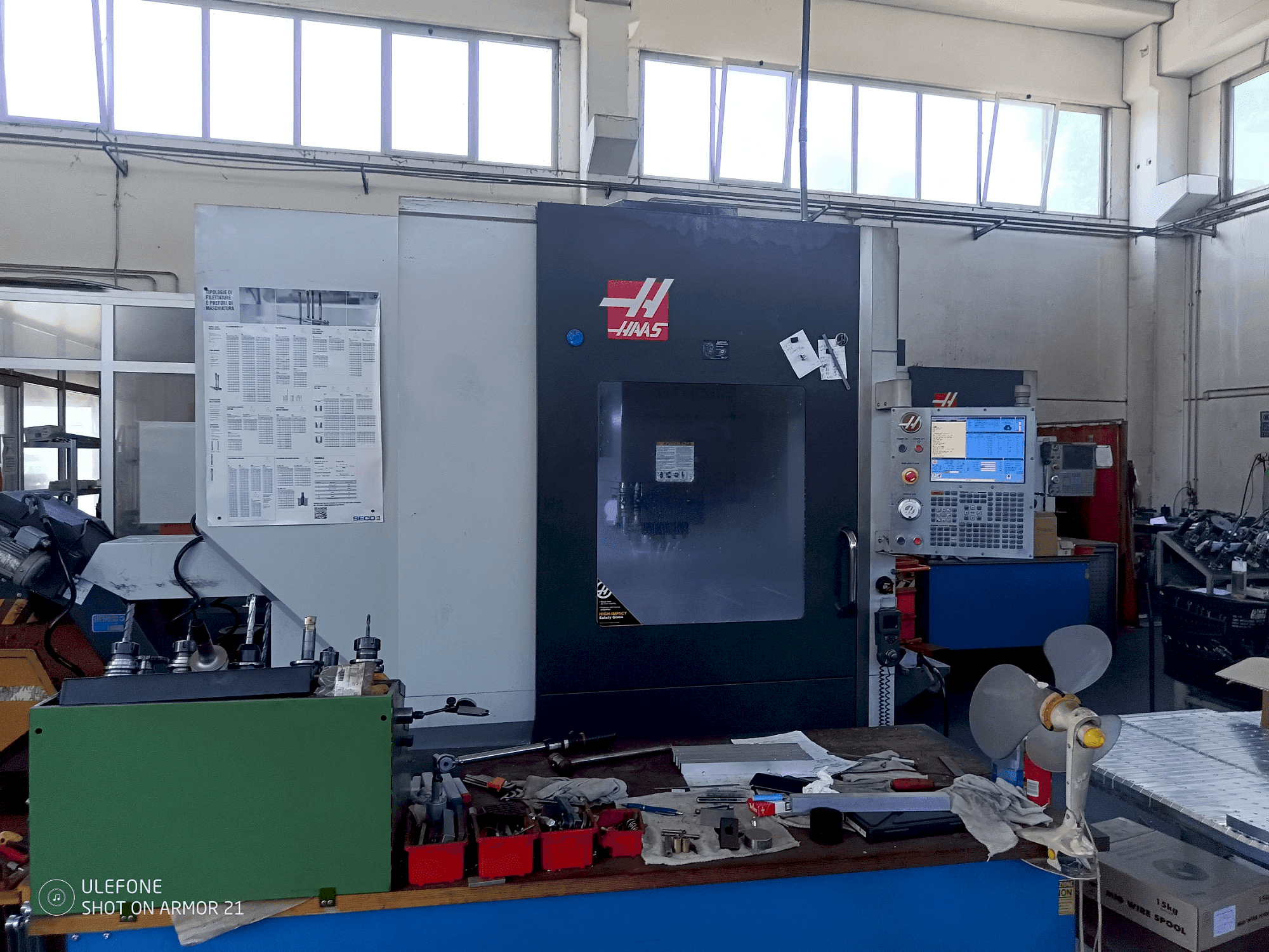 Frontansicht der HAAS UMC 750SS Maschine
