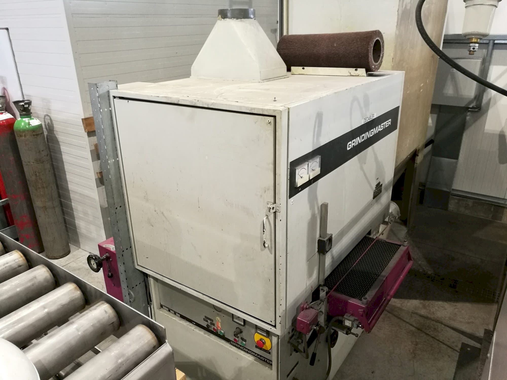 Linke Ansicht der GRINDINGMASTER MCSB2-600 Maschine