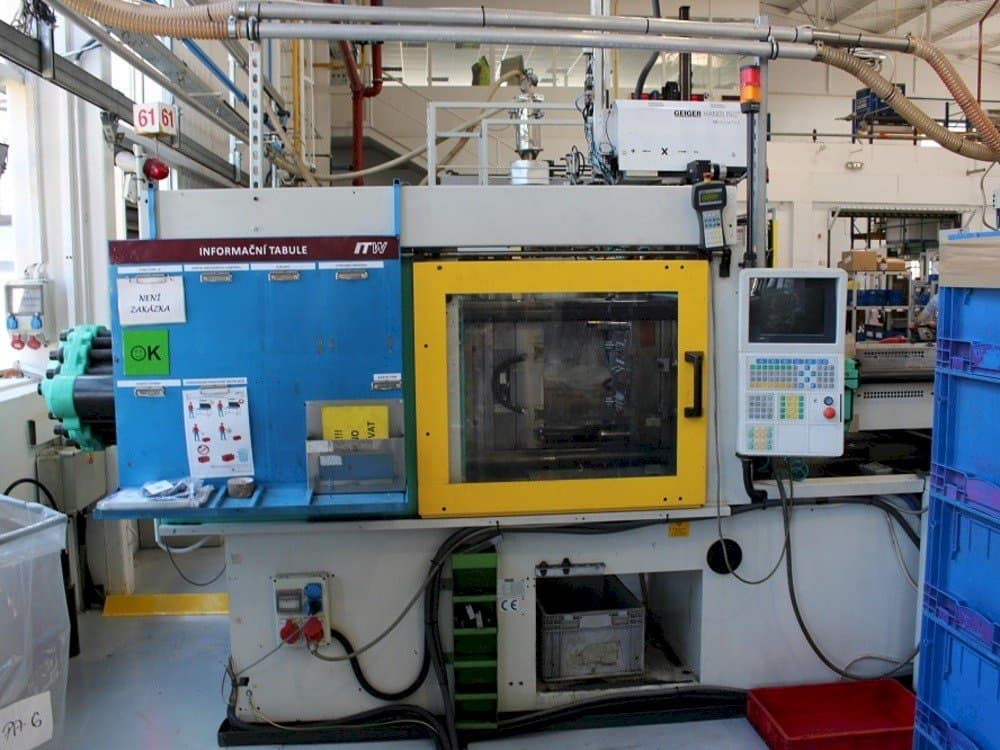 Frontansicht der Arburg 470 C 1500-800 Maschine