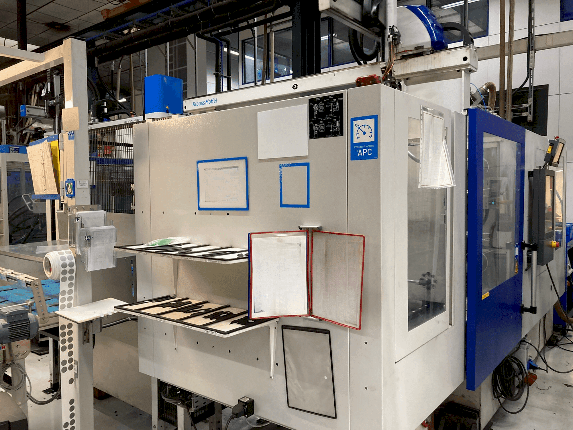 Frontansicht der Krauss Maffei 160-380 CX Maschine