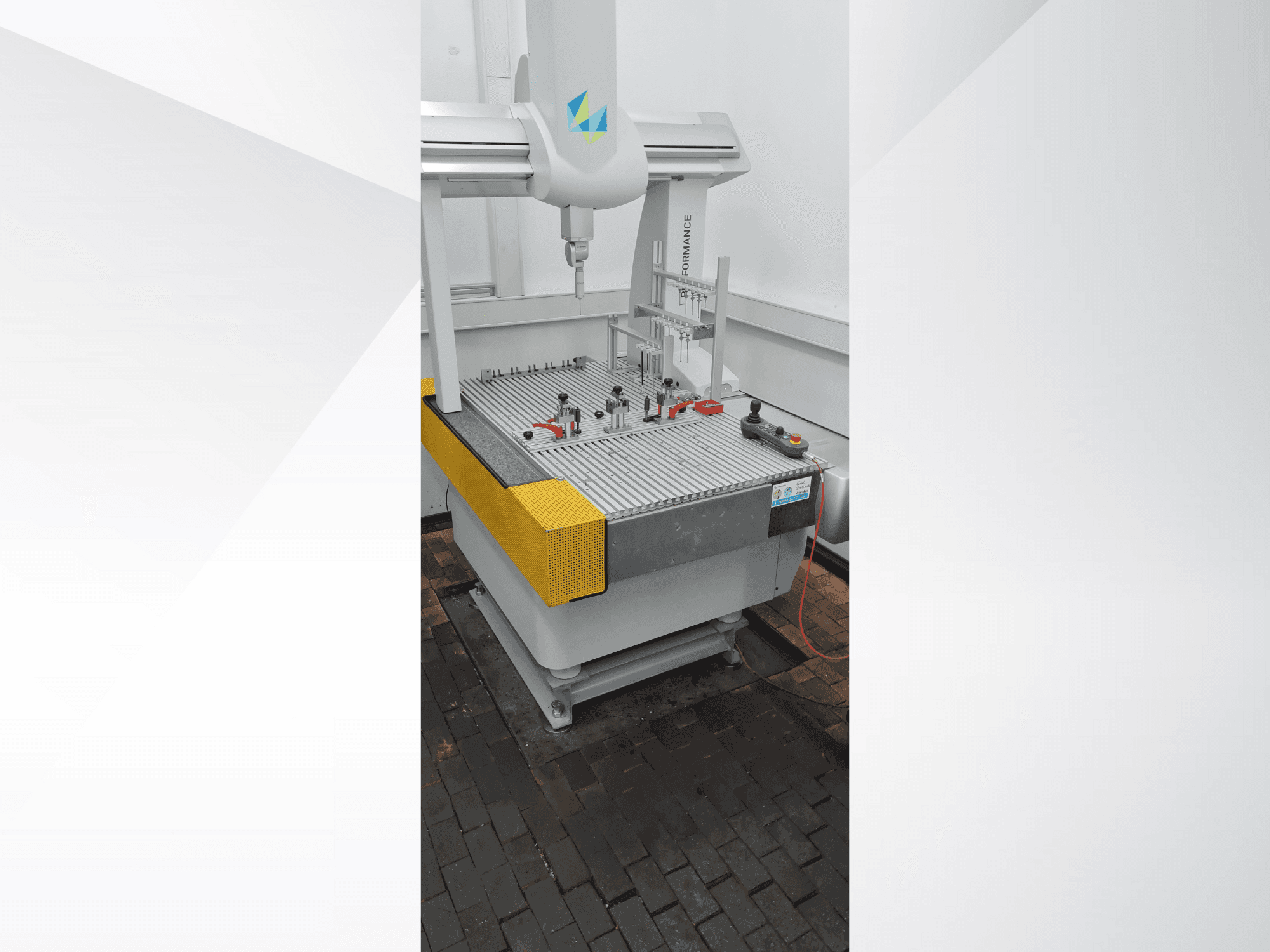 Frontansicht der Hexagon Global 07.07.05  Maschine