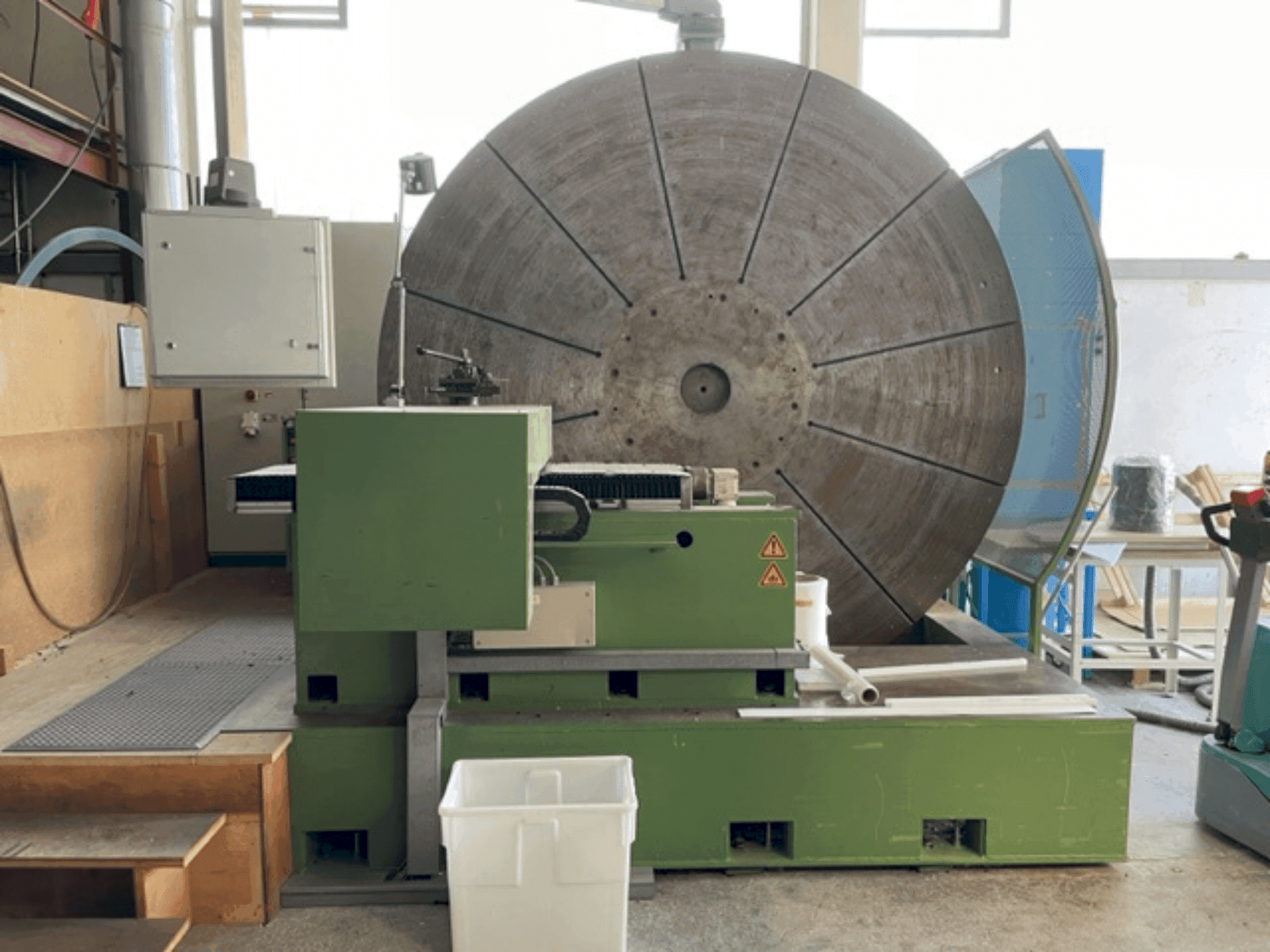 Frontansicht der IRLE Facing Lathe  Maschine