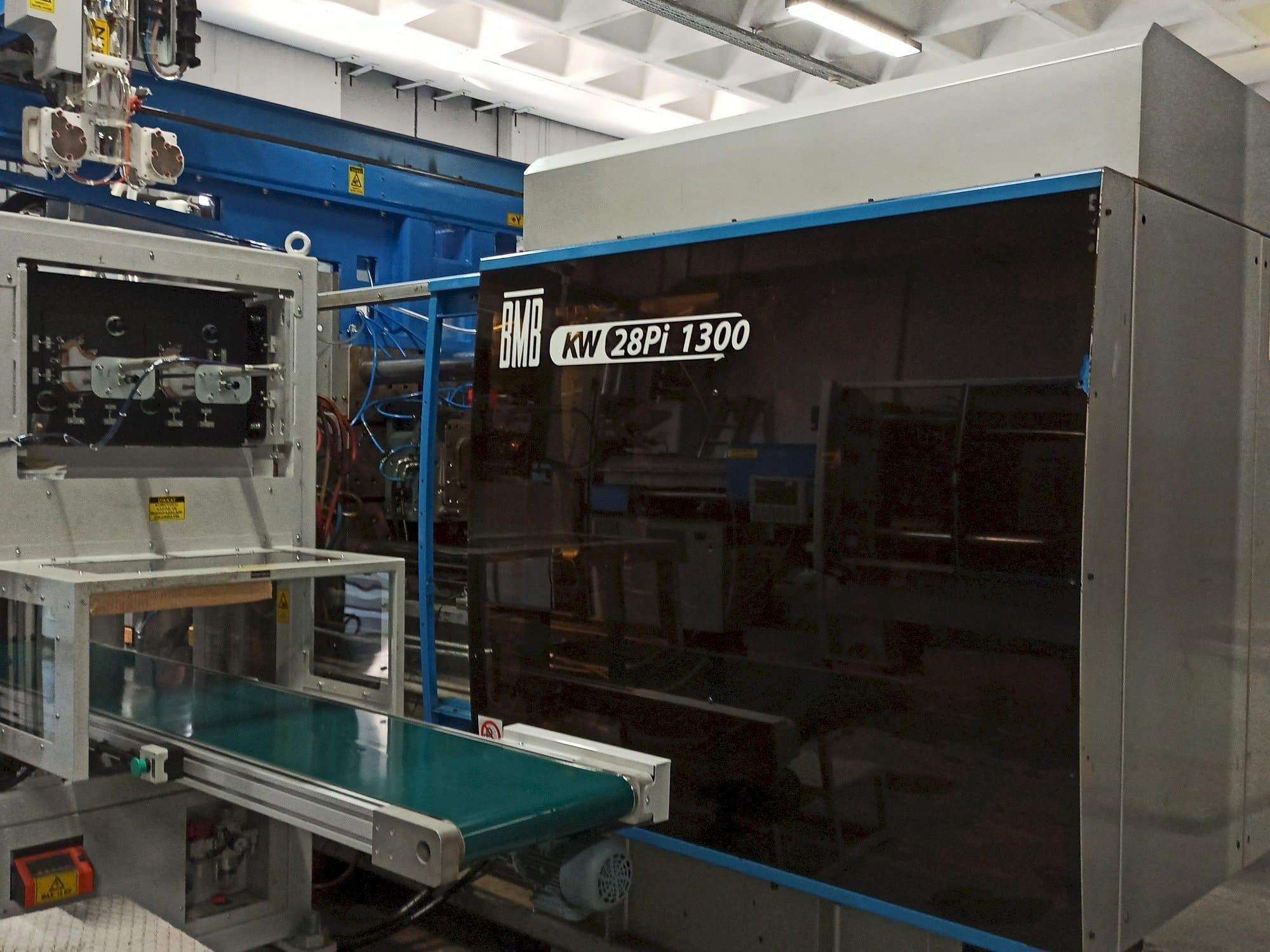 Frontansicht der BMB KW28 PI/1300 Maschine