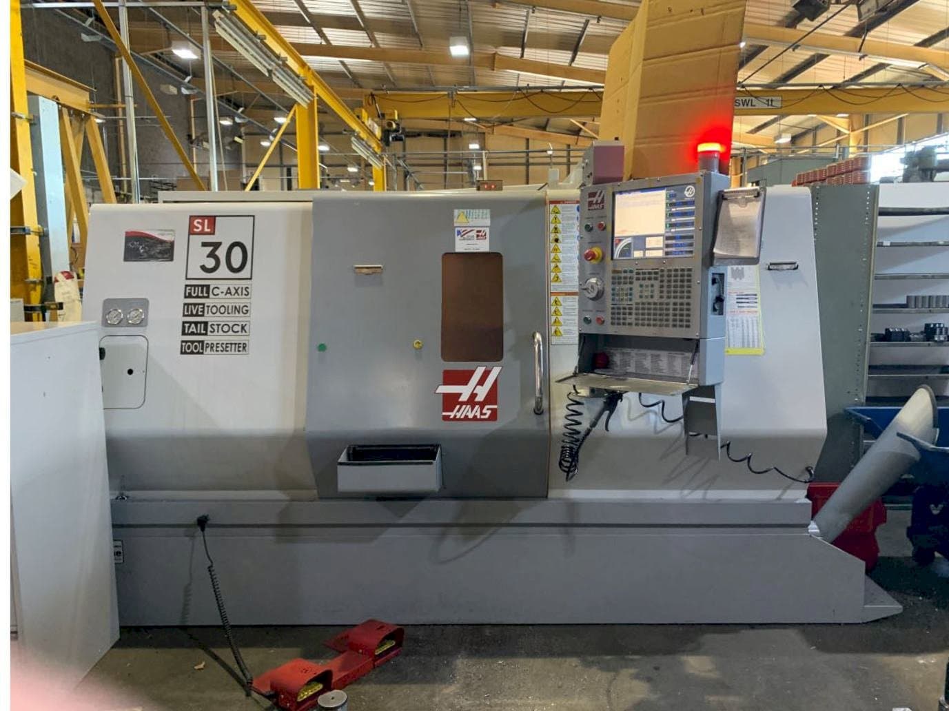 Frontansicht der HAAS SL30 TCE  Maschine