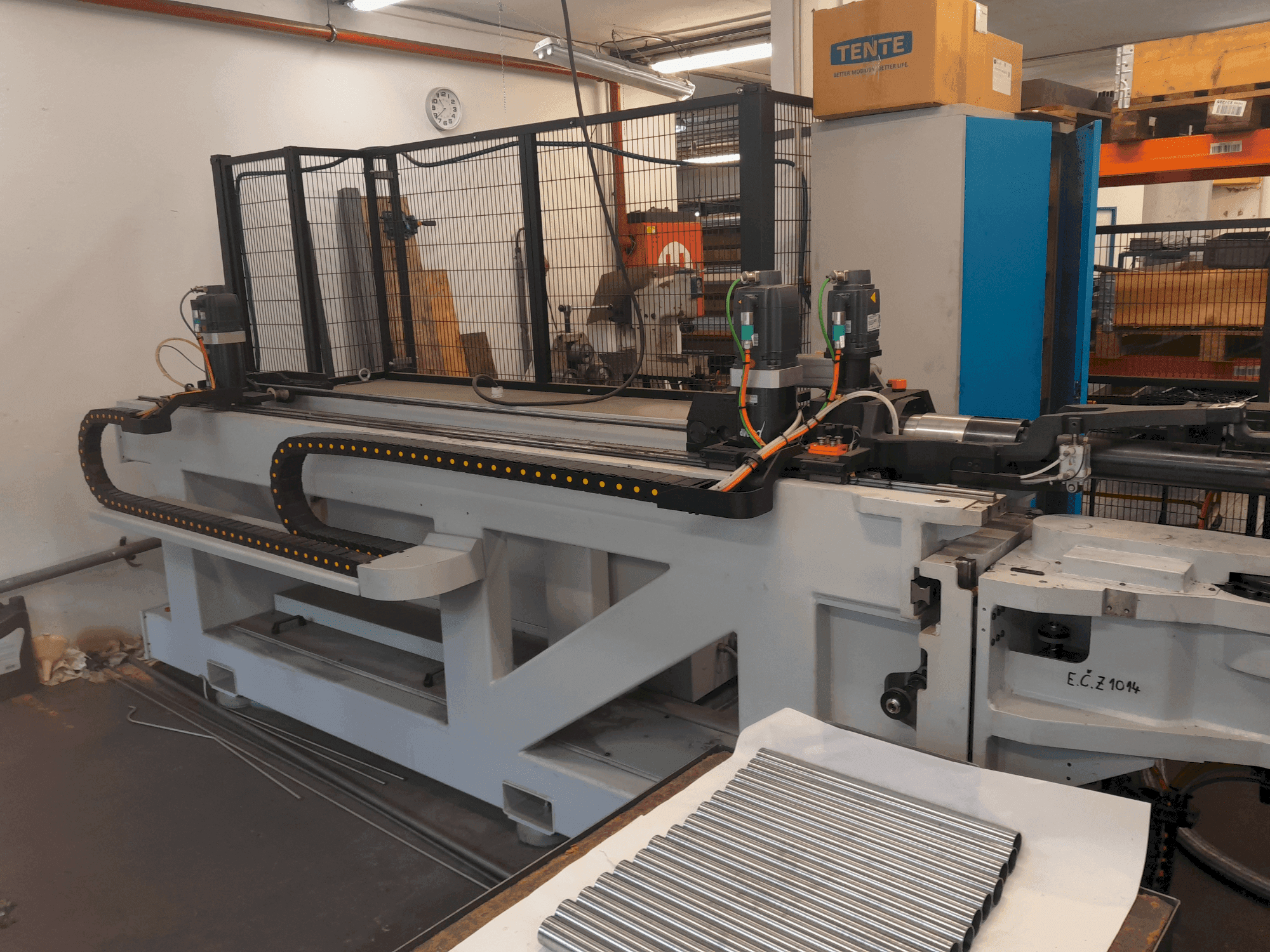 Frontansicht der BLM ELECT 40 Maschine