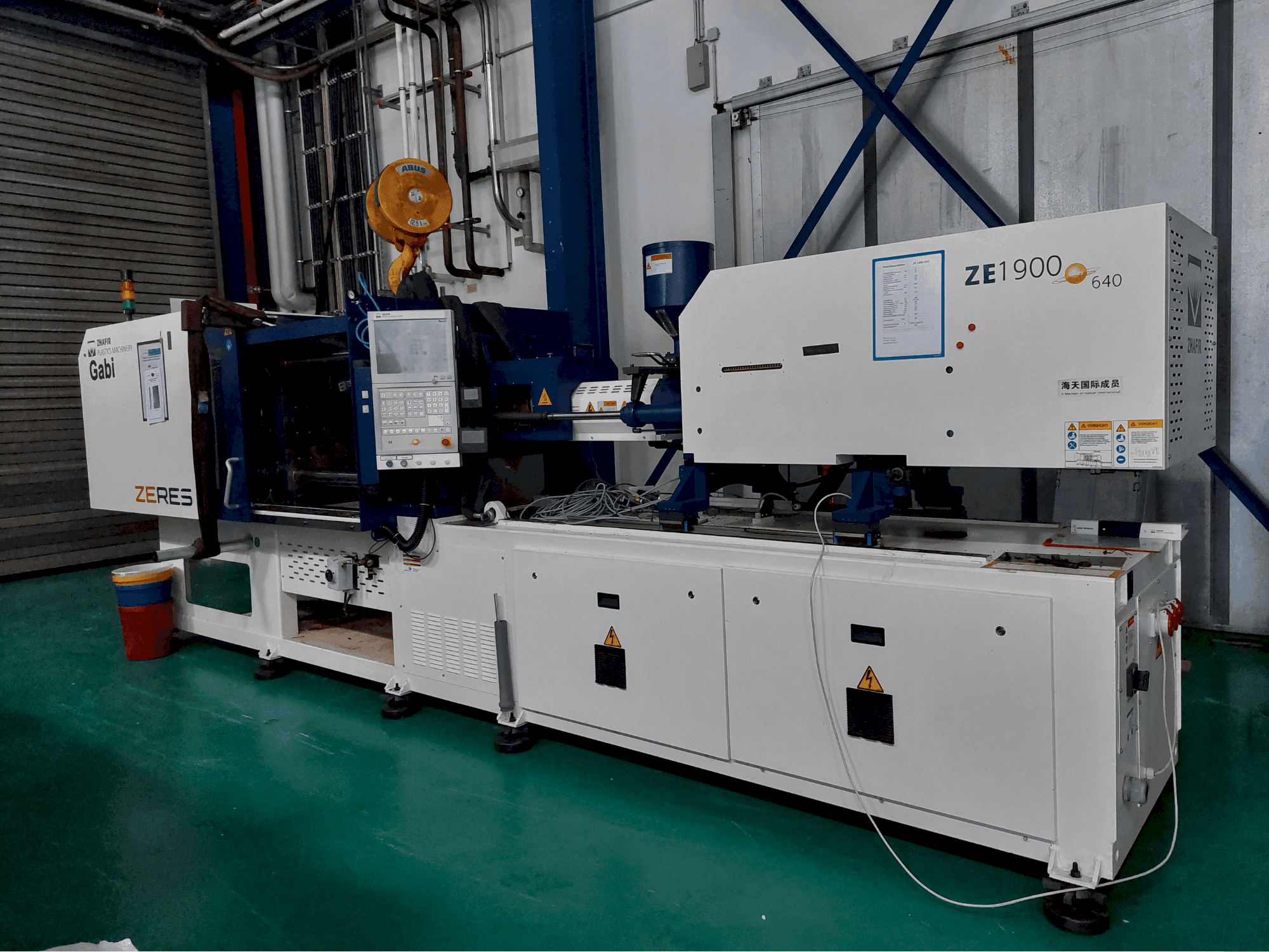 Frontansicht der HAITIAN ZHAFIR ZERES ZE1900  Maschine