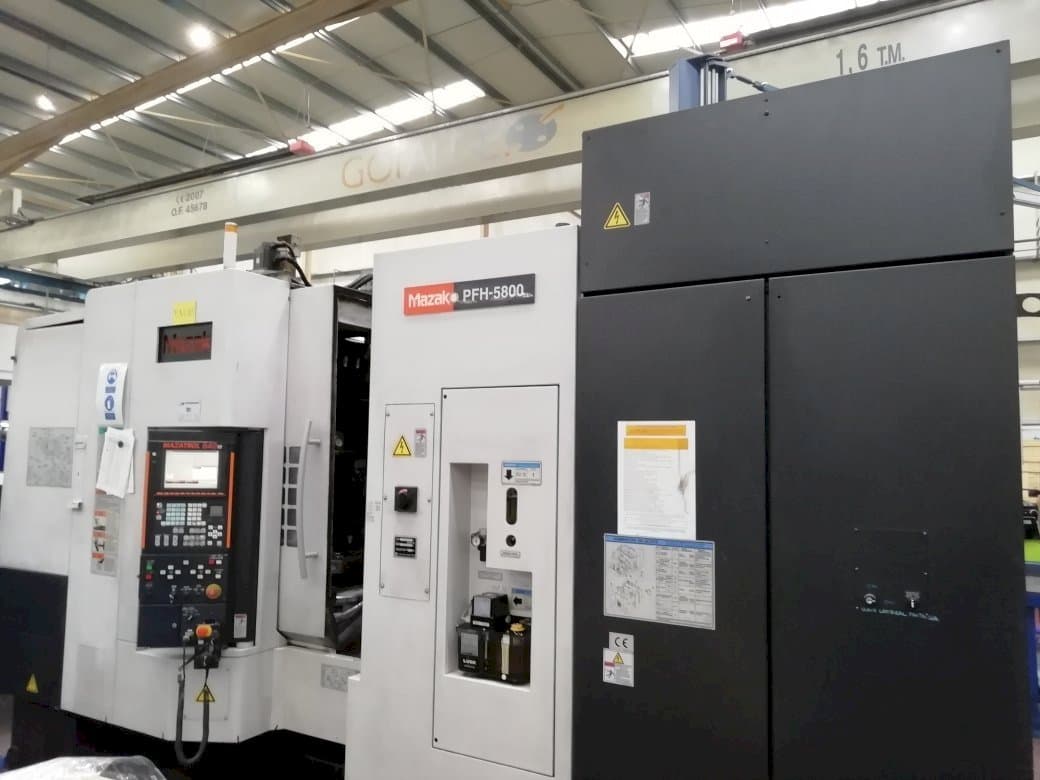 Frontansicht der Mazak PFH 5800 Maschine