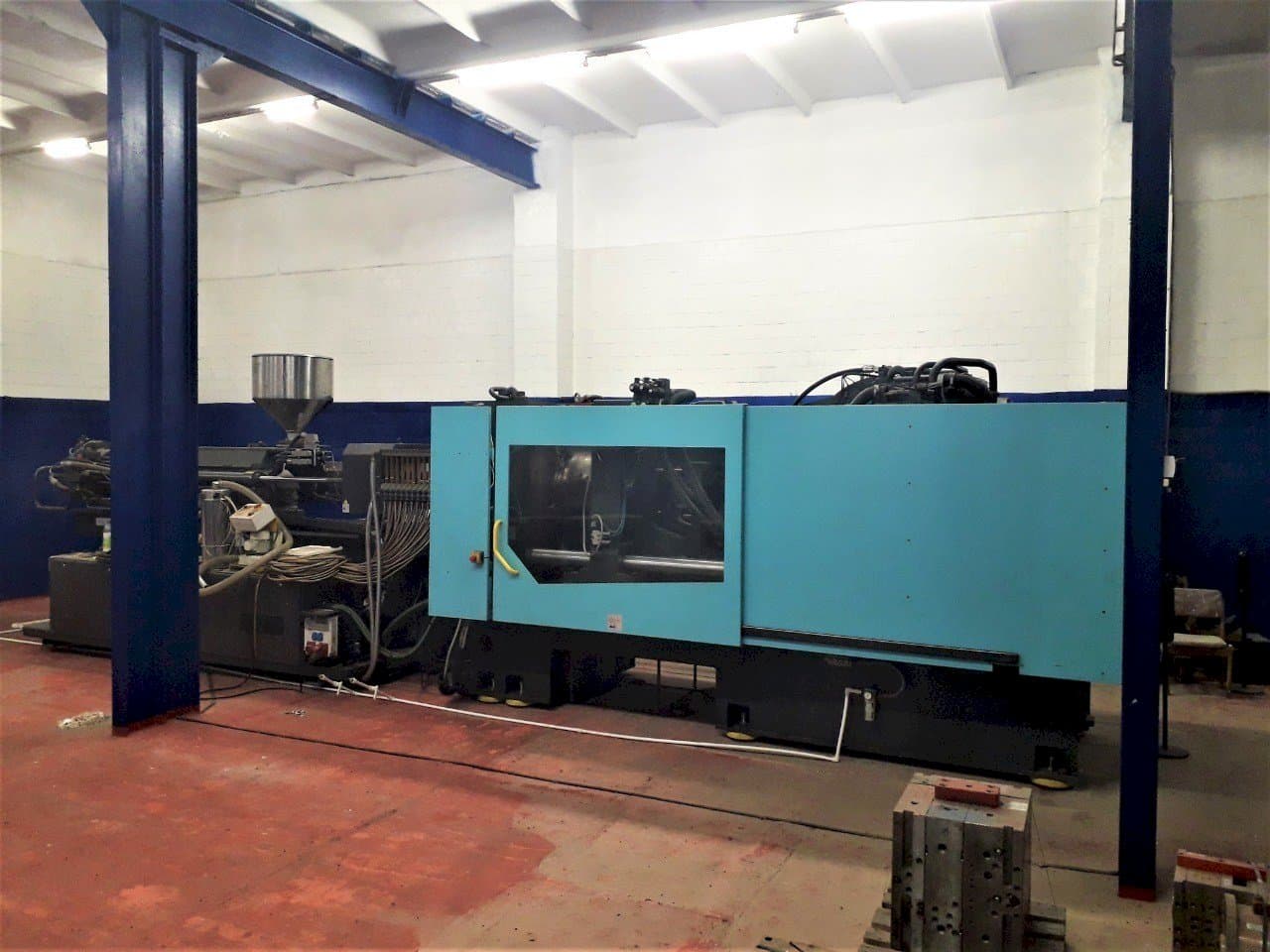 Frontansicht der DEMAG Systec Sumitomo 500/9200- 6400 Maschine