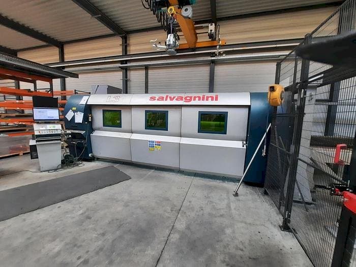 Frontansicht der Salvagnini L3 - 4020 Maschine