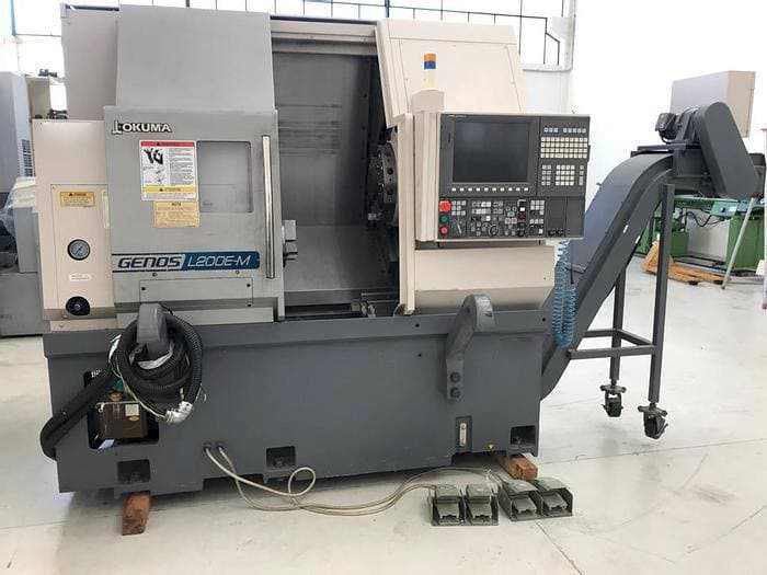 Frontansicht der Okuma Genos L200E-MY  Maschine
