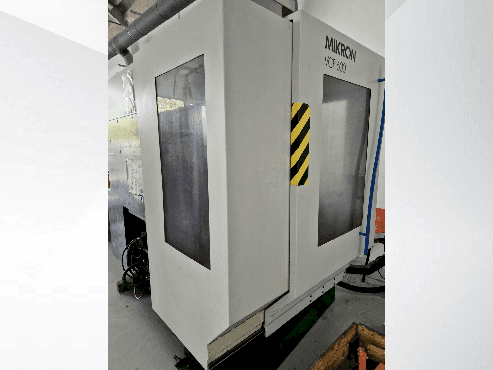 Frontansicht der MIKRON VCP 600 Maschine