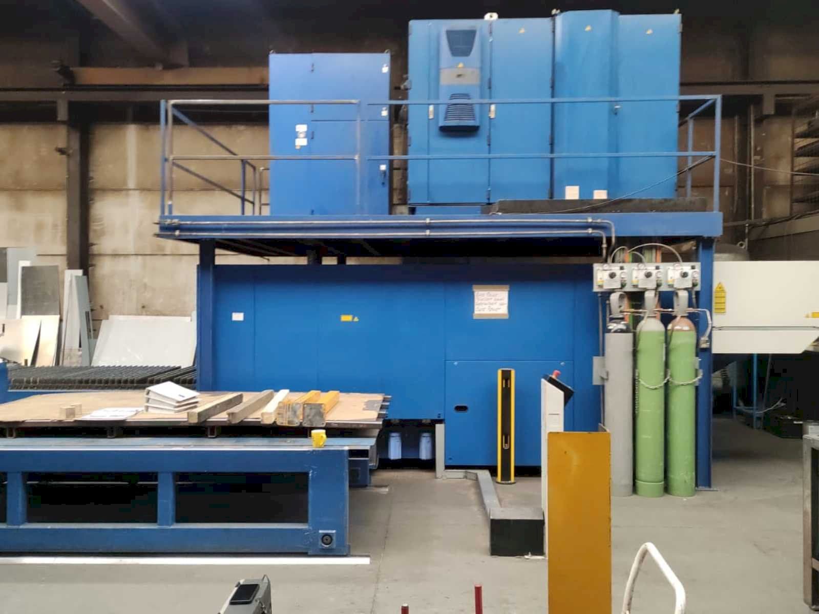 Frontansicht der Trumpf Trulaser 3030  Maschine