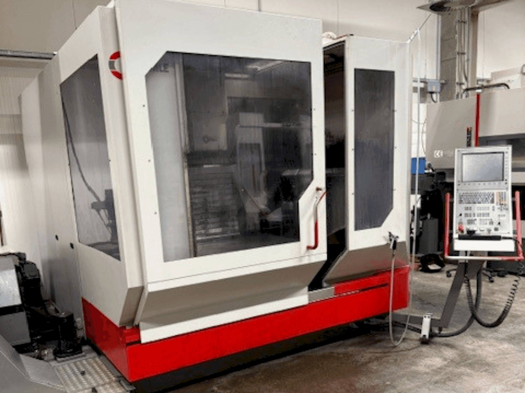Frontansicht der HERMLE U 1130 Maschine