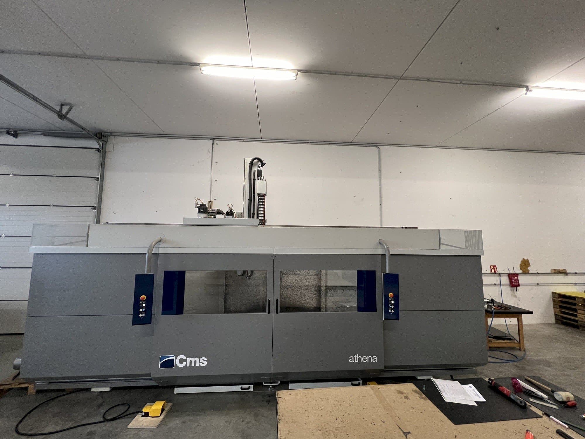 Frontansicht der CMS Athena A3 OCE  Maschine