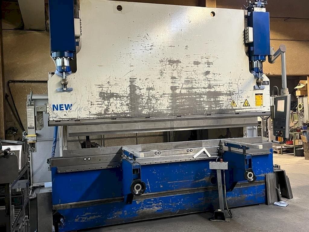 Frontansicht der GWF MENGELE HB 175-30/35 Maschine