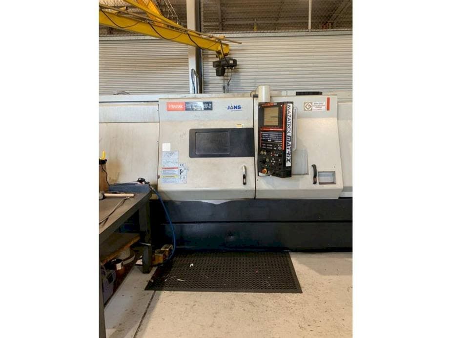 Frontansicht der Mazak QUICK TURN NEXUS 450 II Maschine