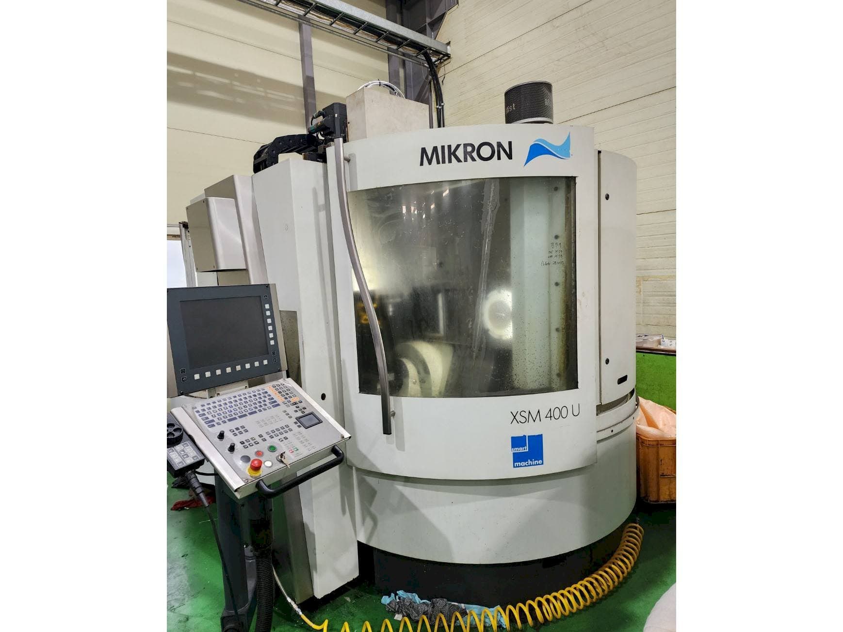 Frontansicht der MIKRON XSM 400 U Maschine