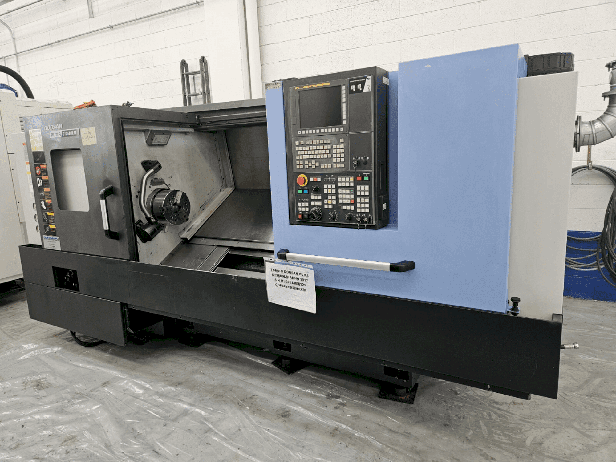 Frontansicht der DOOSAN PUMA GT2600LM  Maschine