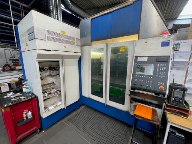 Frontansicht der Trumpf TC L 3050  Maschine