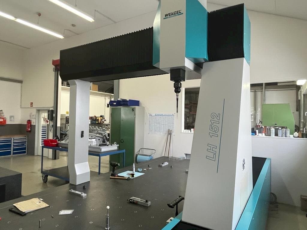 Frontansicht der Wenzel LH 1512 Maschine
