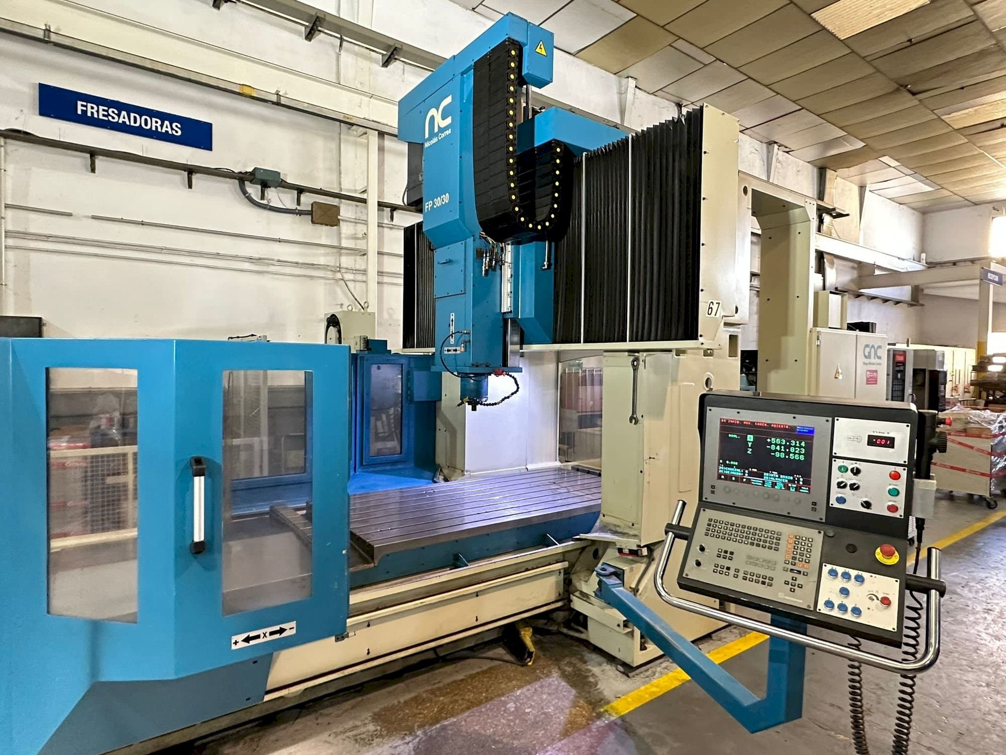 Frontansicht der NIEDERBERGER FP30/30 Maschine