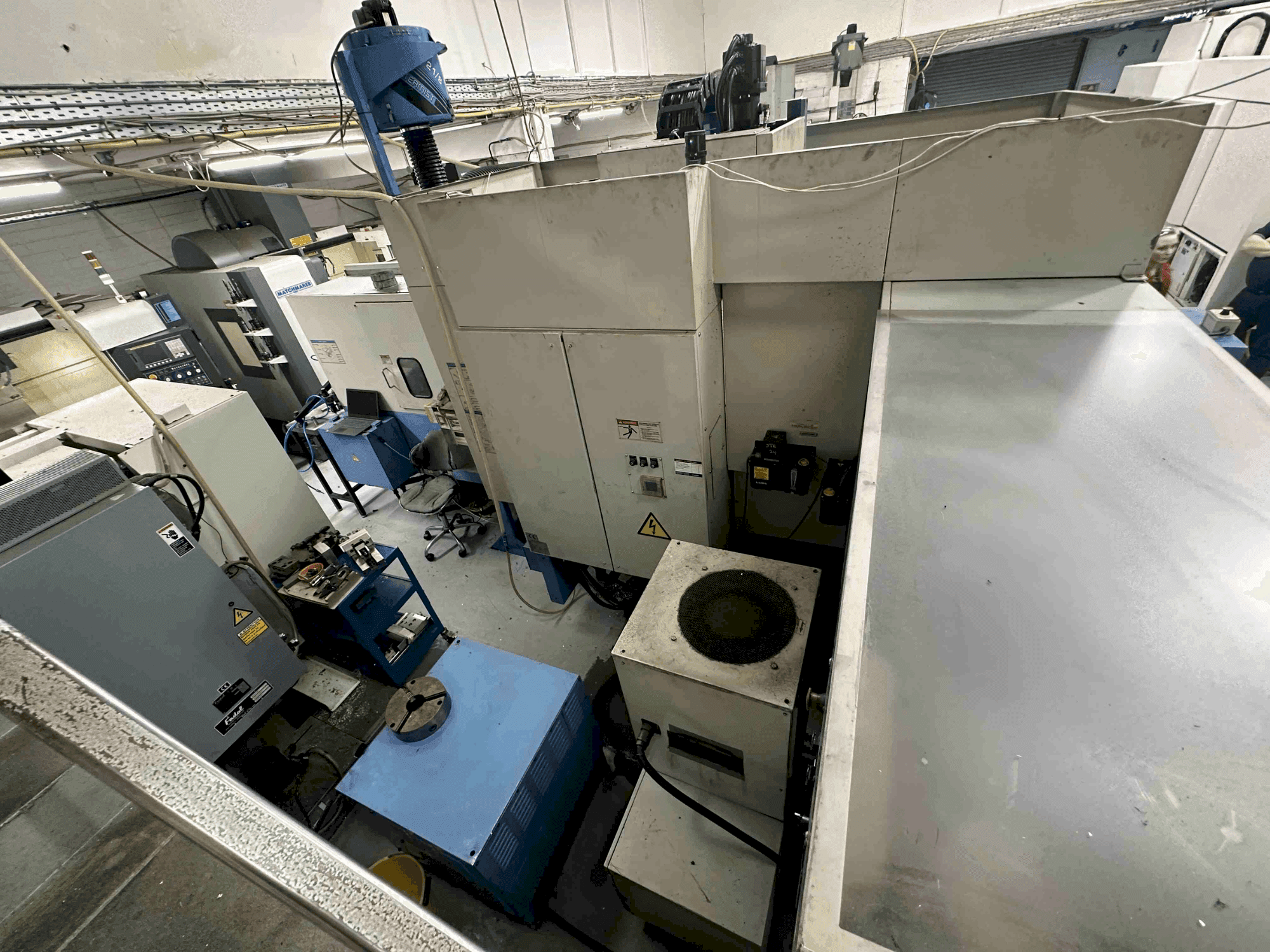 Frontansicht der Mazak FJV-250  Maschine