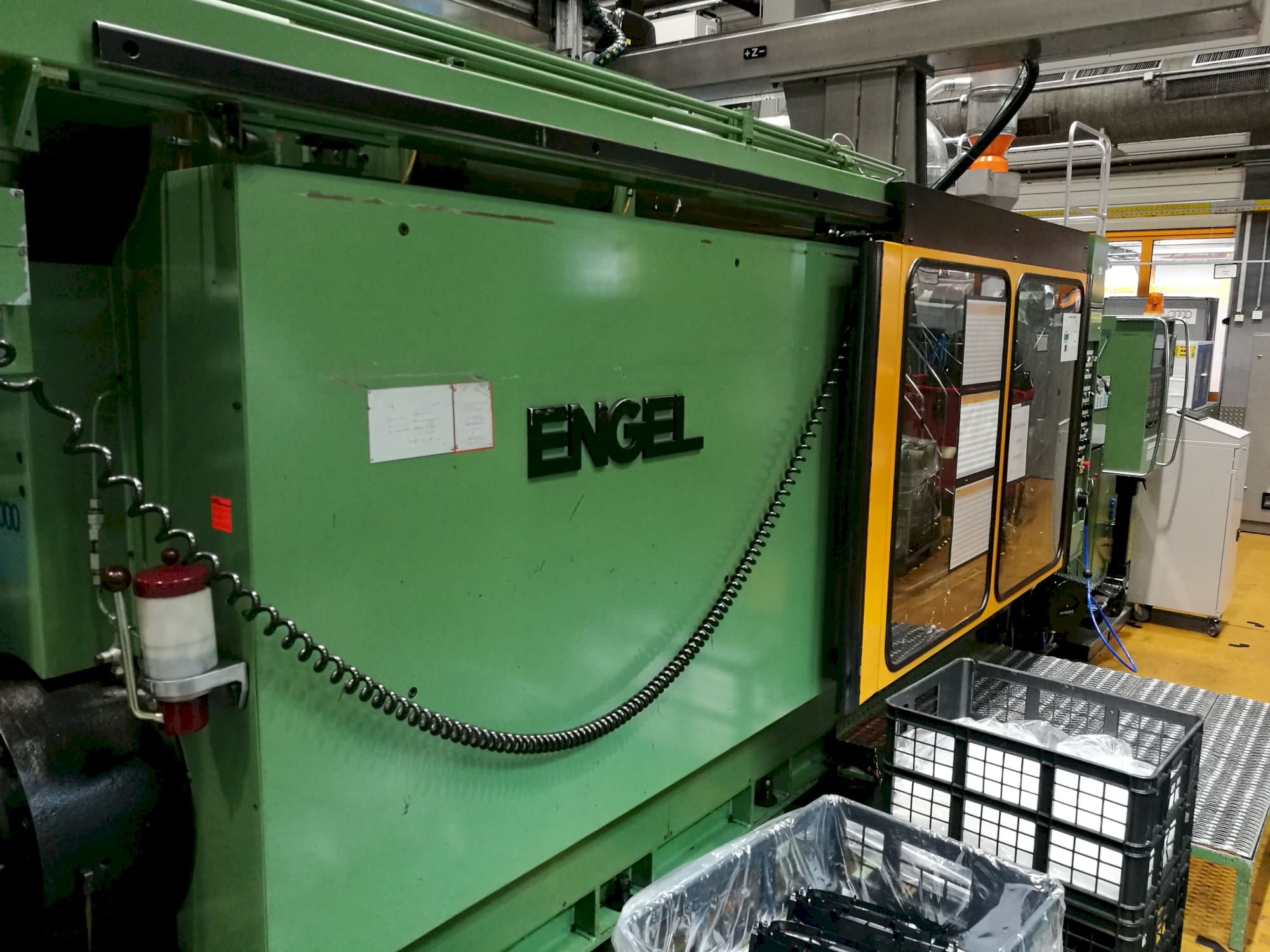 Linke Ansicht der ENGEL ES 4400/800 Maschine