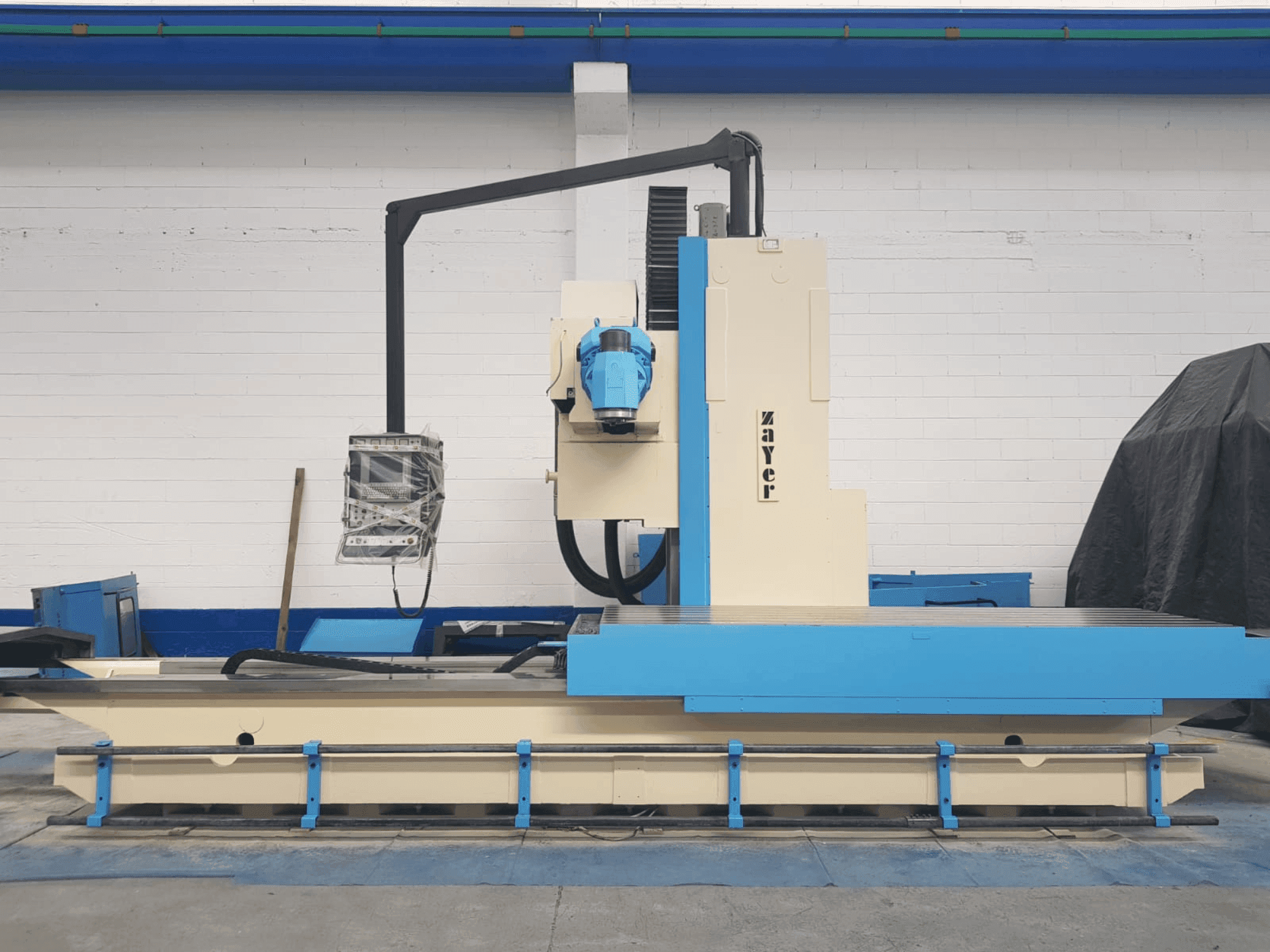 Frontansicht der Zayer 30KF 3000 Maschine