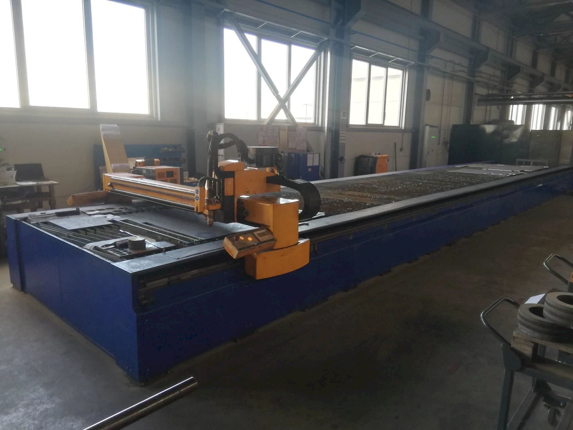 Frontansicht der MicroStep Pls 13501.20 P Maschine