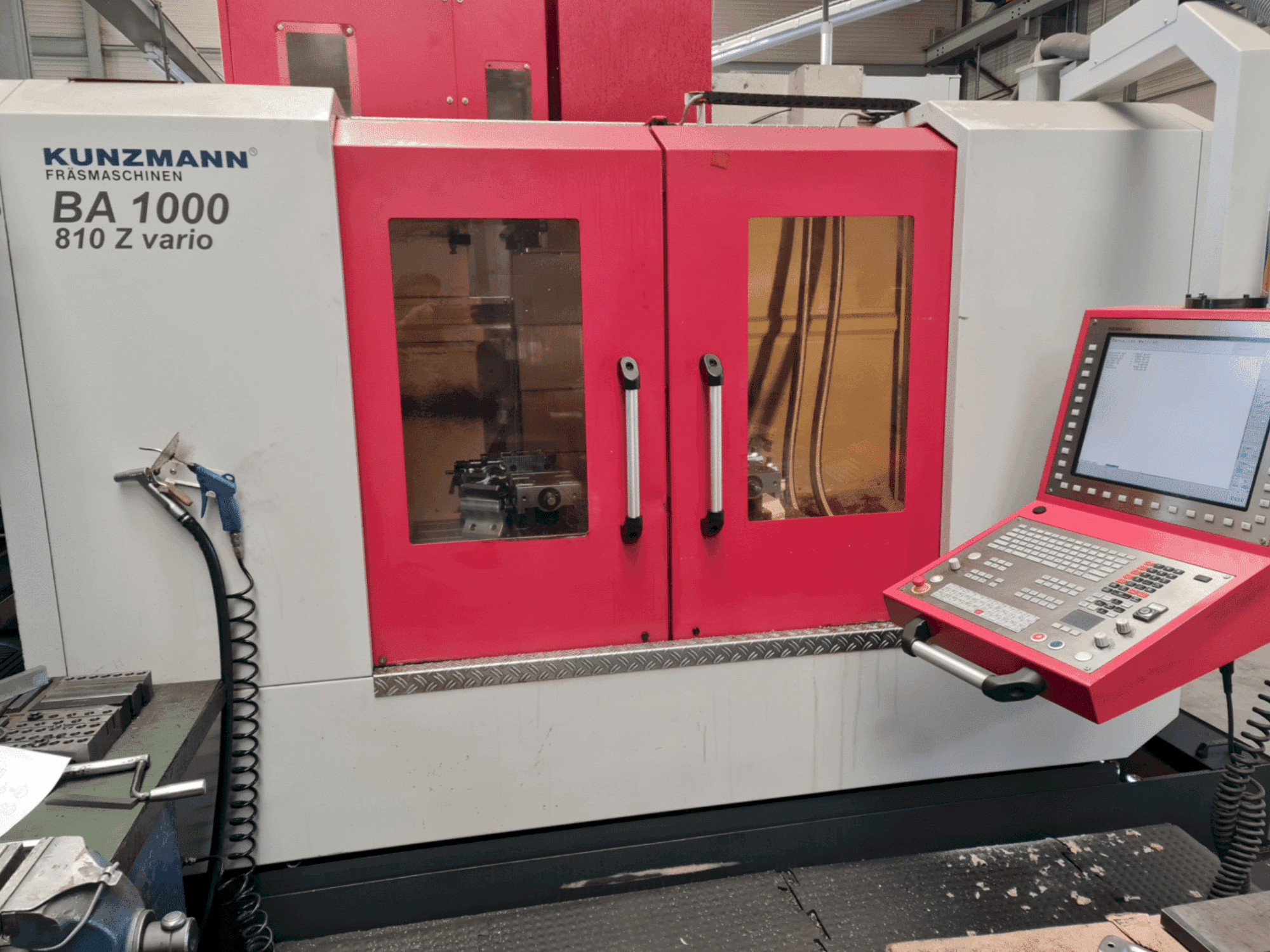 Frontansicht der KUNZMANN BA 1000/810 Vario (2013) Maschine