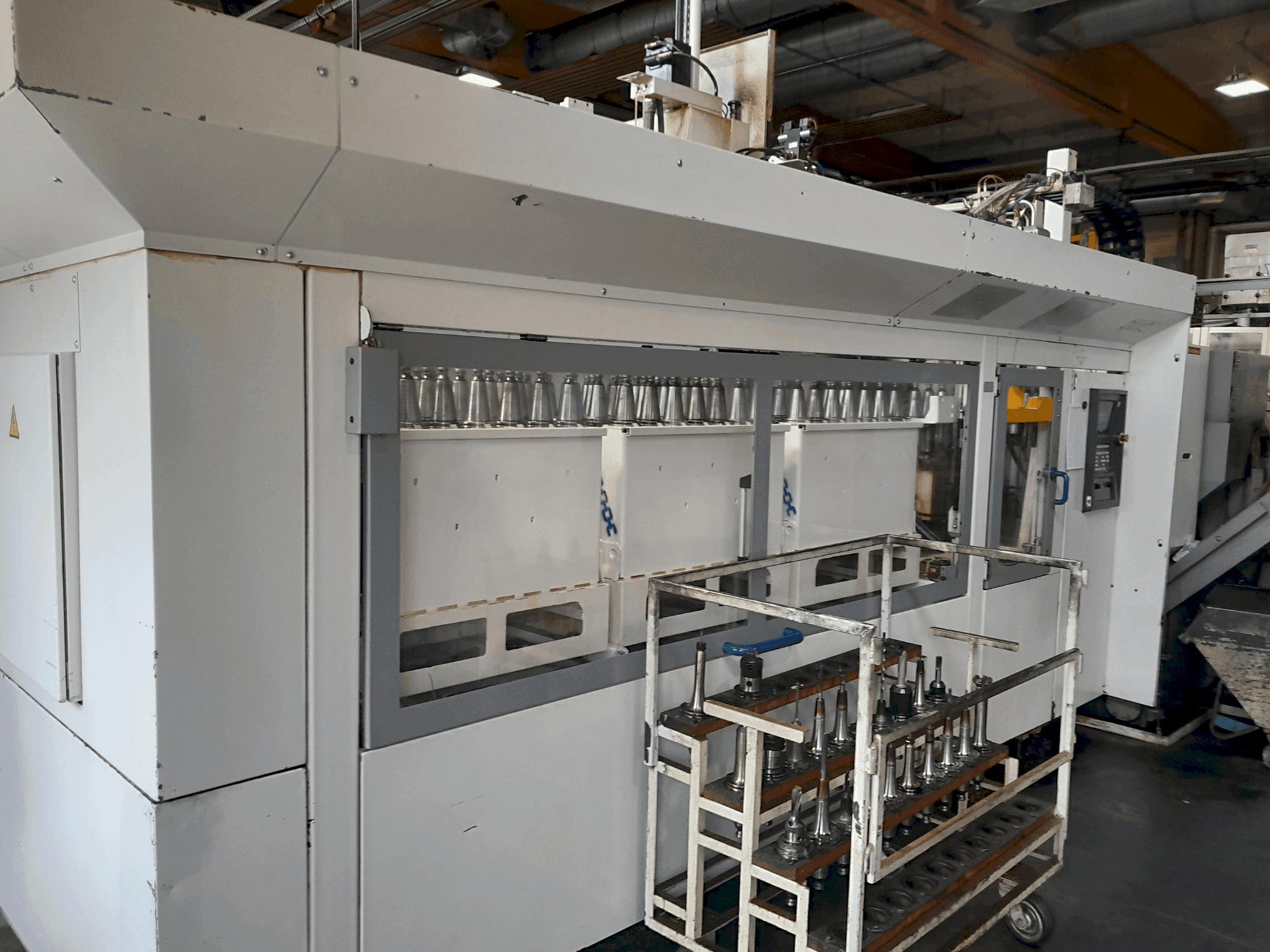 Seitenansicht der HELLER MCS-H 250 Maschine