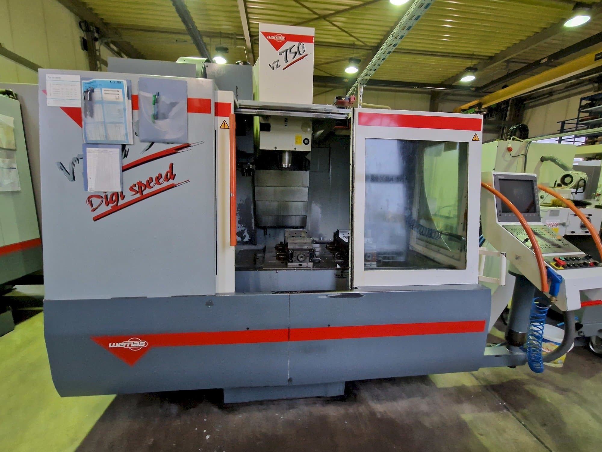 Frontansicht der WEMAS VZ 750 Maschine