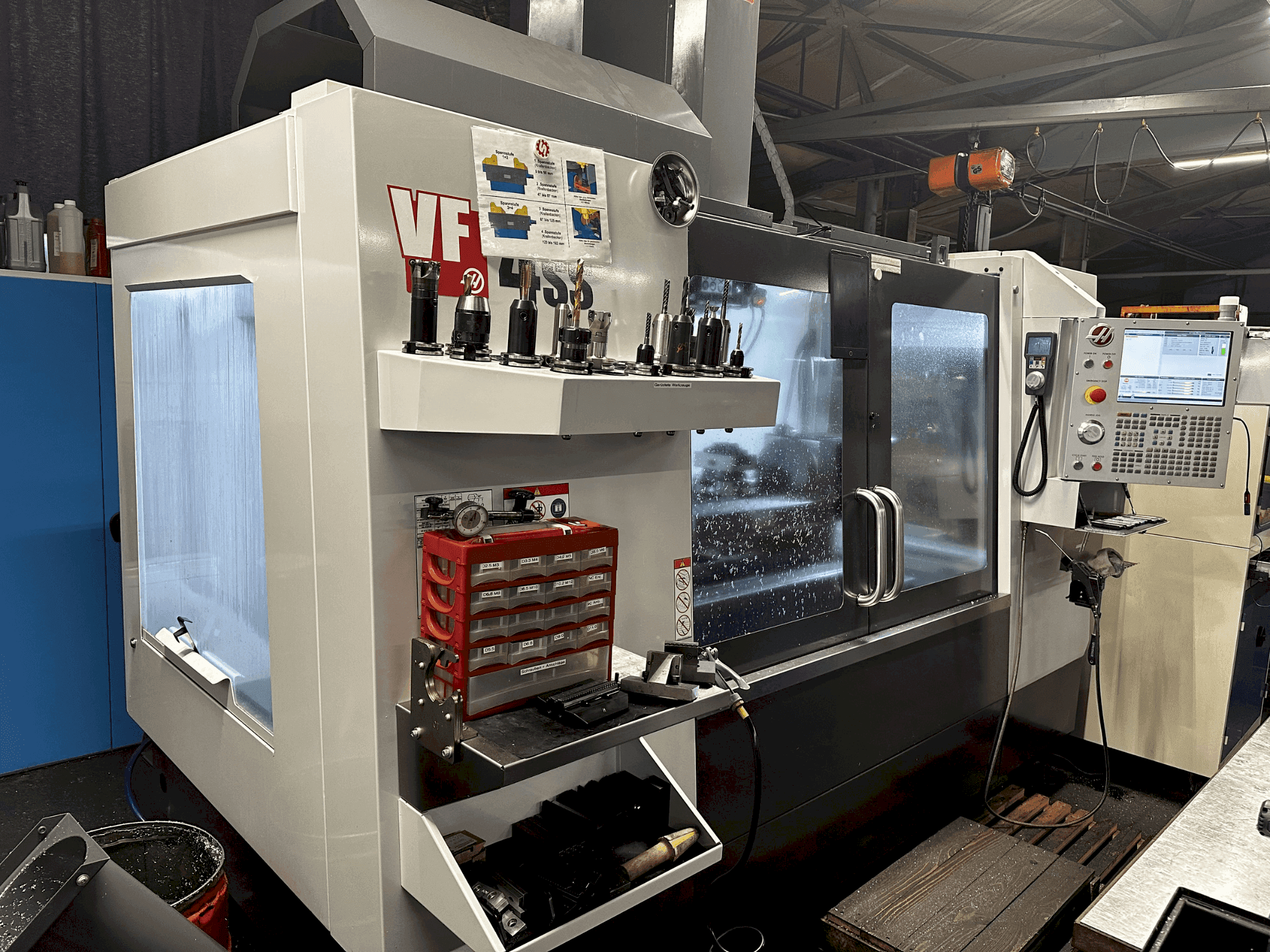 Frontansicht der HAAS VF-4SS-EU Maschine
